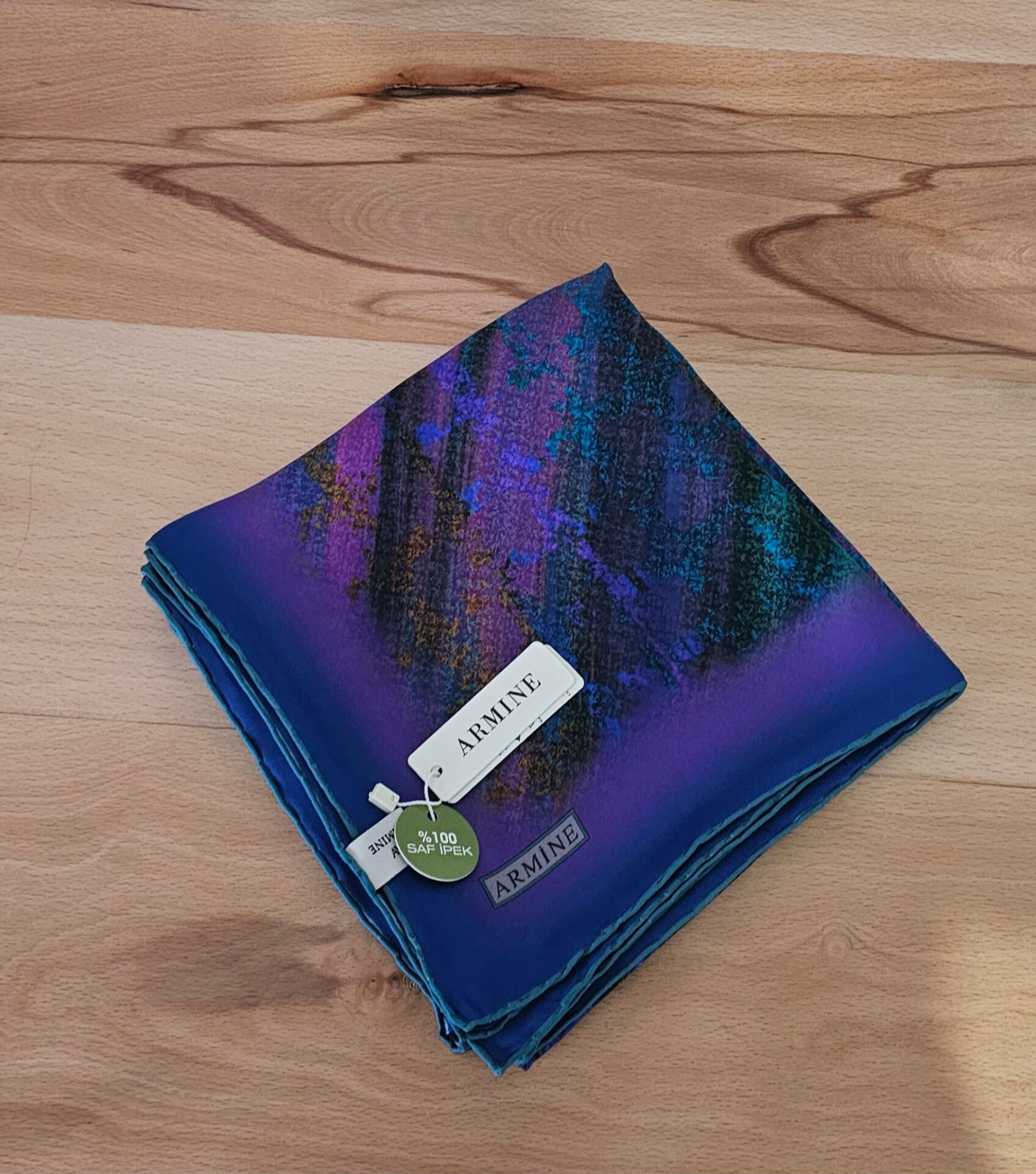 Armine Saf İpek Eşarp